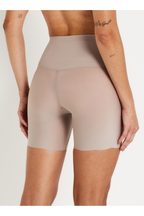 Liz - Invisible Shorts High support