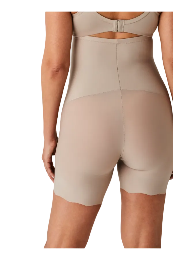 Liz – Semibody Mid Shorts High Support